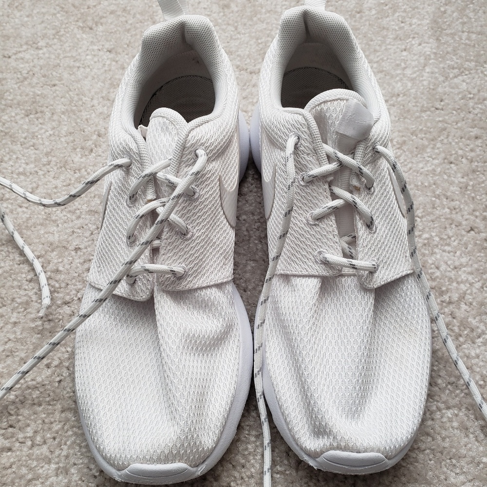 Nike All White Roshe Ones